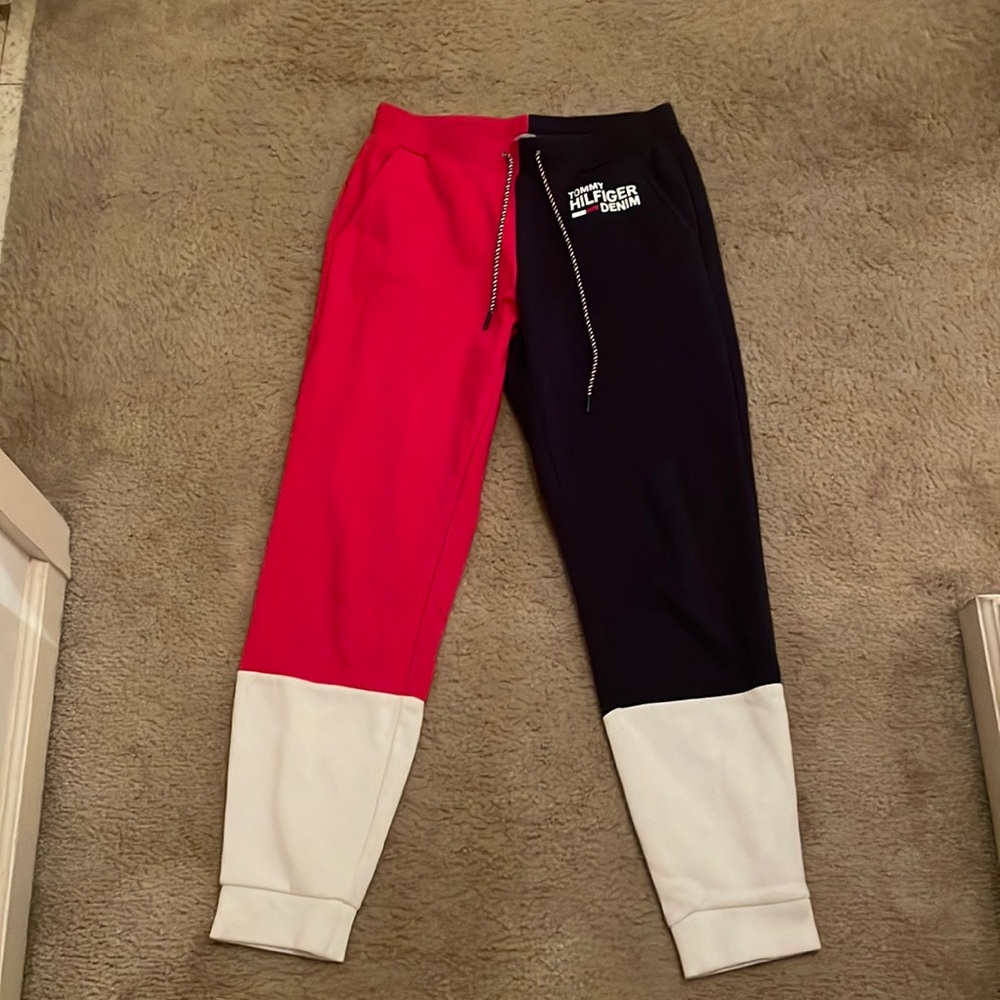 Tommy Hilfiger Sweatpants - Size Small - $17